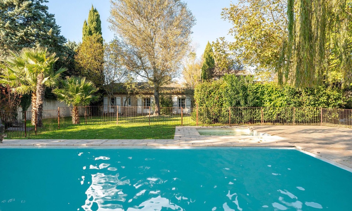 Velleron House | Farmhouse 'La Rivière' with Shared Pool, Private Terrace and Wi-Fi