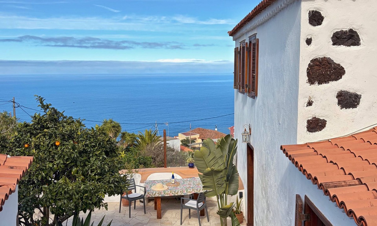 El Tanque House | Finca with jacuzzi and sea view