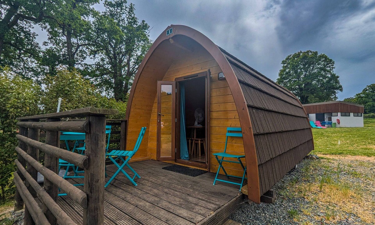 Pouligny-Notre-Dame House | Forest cabin in Berry near a nautical base