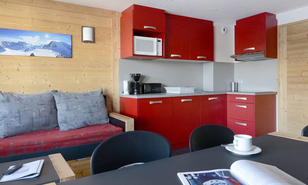 Bellentre Apartment | Renovated Apartment 6 pax · Easy slope access · Free parking