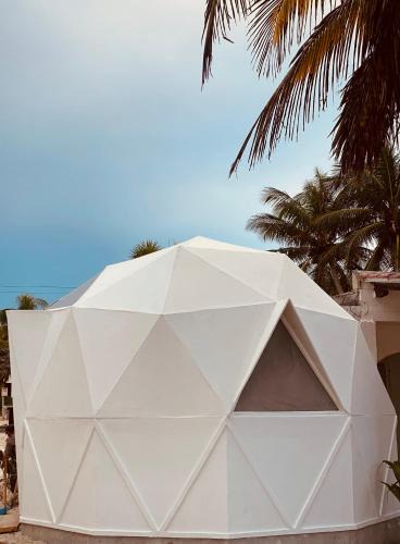 El Cuyo Hotel | Frequency Beachfront Domes El Cuyo