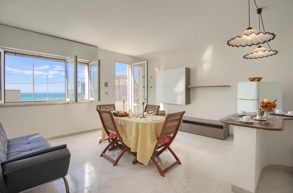Torre Mozza Apartment | Front Beach Torre Mozza by LoveSud