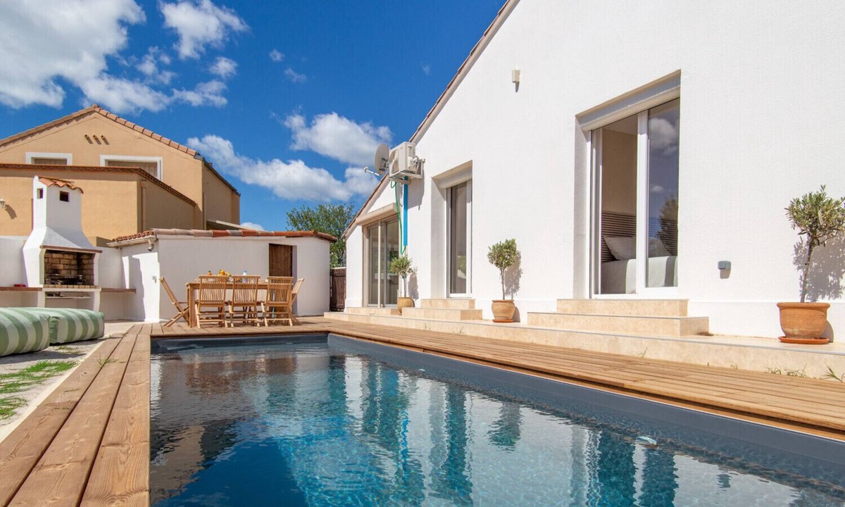 La Peyrade Villa | Frontignan, Villa Bianca, pool and garden