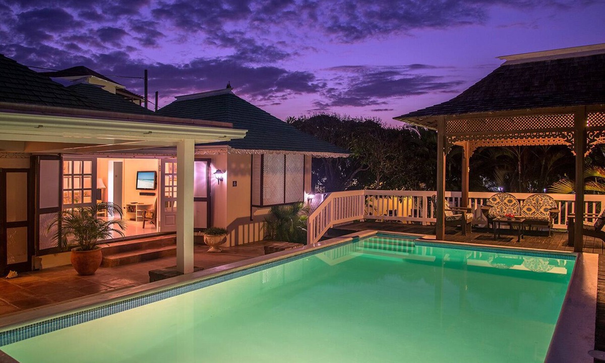 Silver Sands House | Fully Staffed, Beachside Cottage with Private Pool - 30 Sec Walk From Beach
