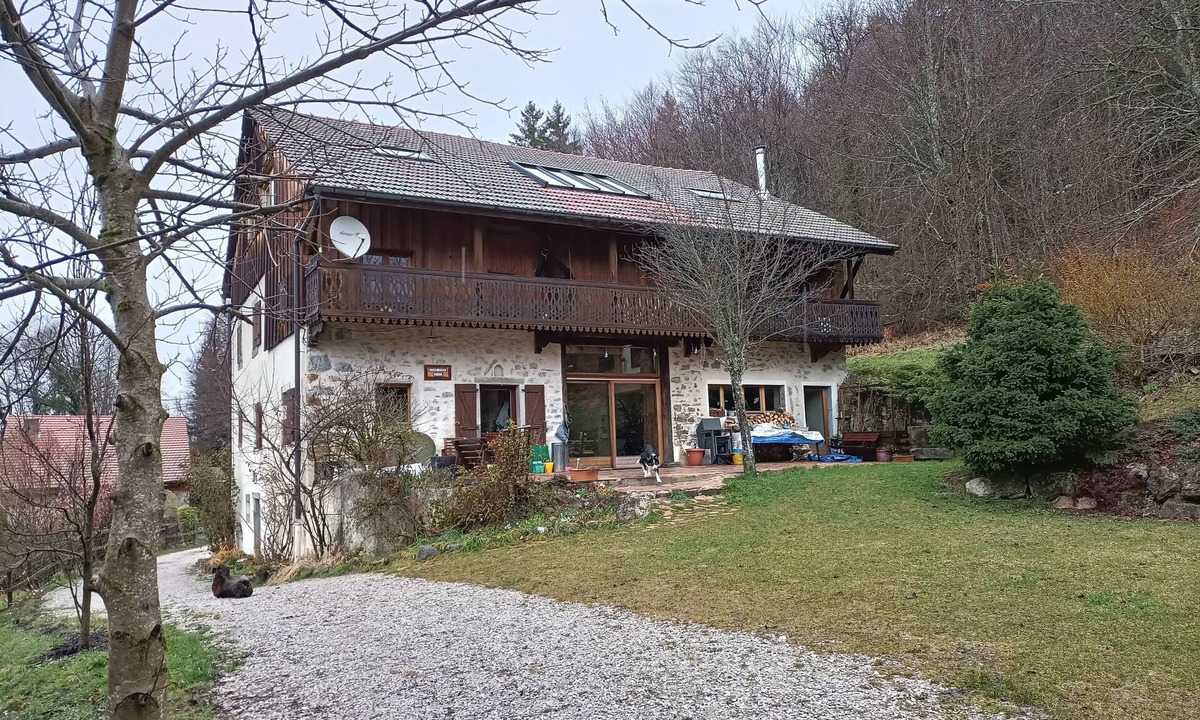 Saint-Andre-de-Boege Apartment | Gîte "chez loan" in a charming house in the Vallée Verte