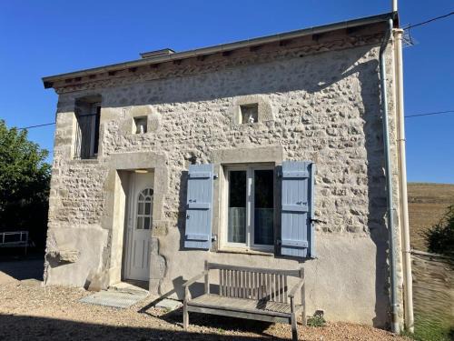 Bellenaves House | Gîte de Charme en Auvergne avec Animaux Acceptés - FR-1-489-595
