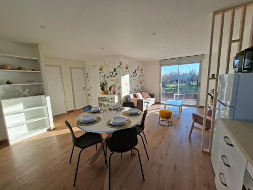 Mazaye House | Gîte Le carrier classé 4 étoiles 2 à 5 personnes au coeur des volcans d'Auvergne