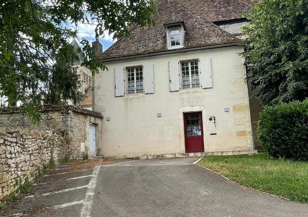 La Celle House | Gîte restauré avec parc et jeux, idéal pour familles - FR-1-586-65