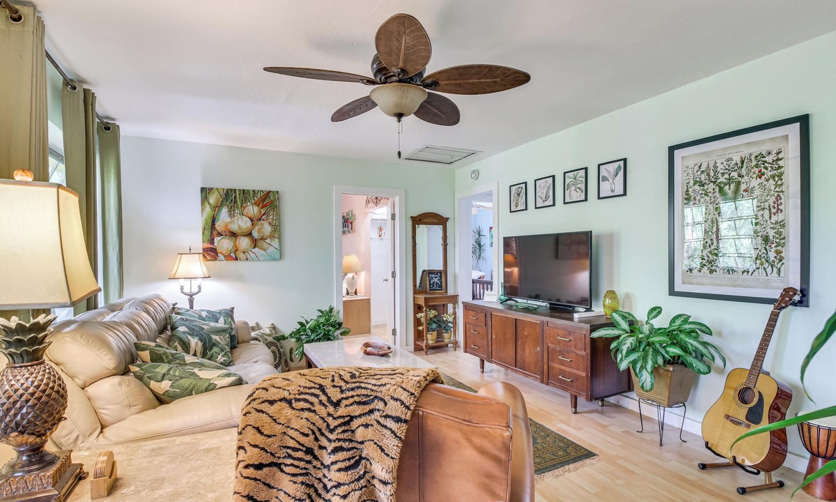 Ludlam House | Gateway to the Everglades! Tropical Jungle Cottage