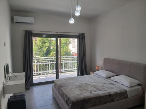 Alikanas Apartment | GEORGIAS Apt,brand new 2025 modern Apt in the center of Alikanas