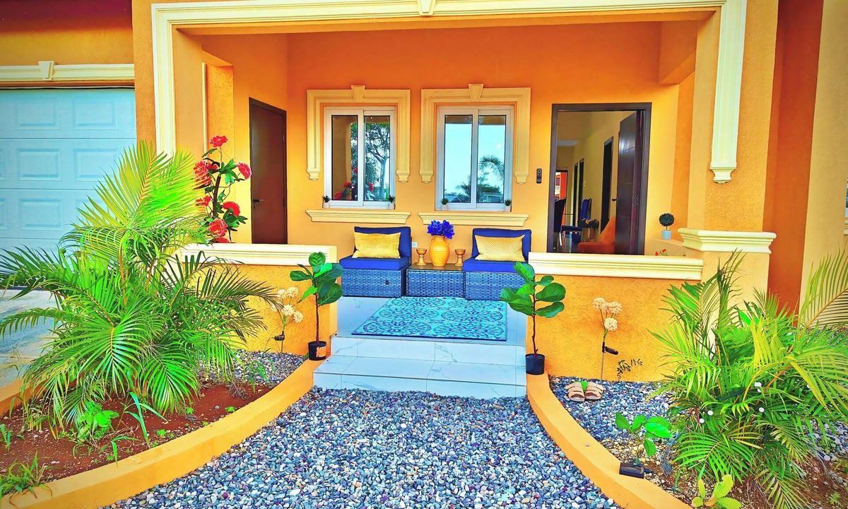 Runaway Bay Villa | Getaway in Runaway Bay!