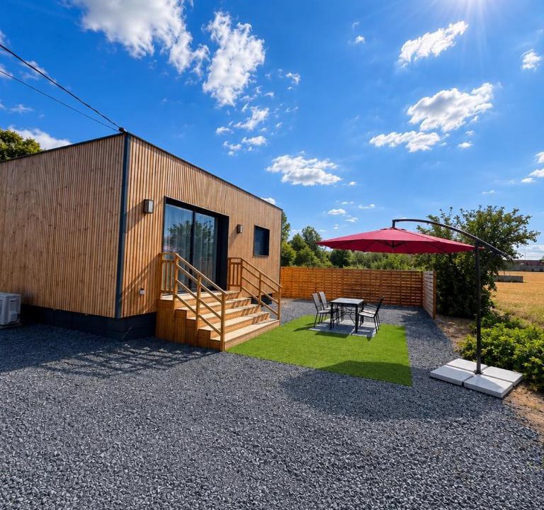 Bourbon-Lancy Ski Chalet | Gite de la fontaine climatisé