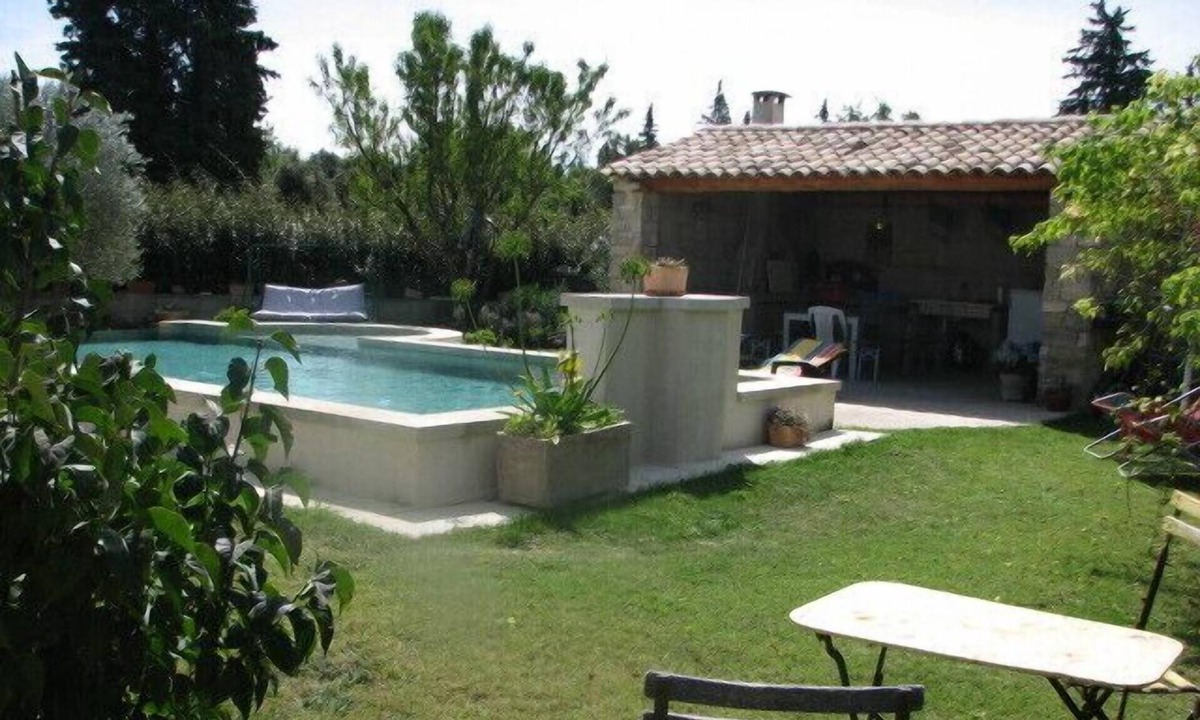 Mazan Cottage | Gîte in Mazan en Provence with swimming pool (sleeps 4)