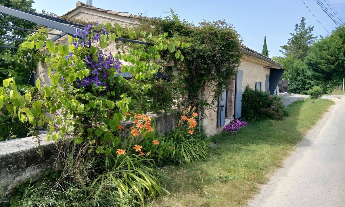 Aouste-sur-Sye House | Gîte “La Peyrolle” with Private Terrace, Garden, and Wi-Fi