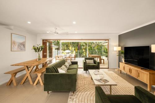 Ashmore House | Gold Coast Oasis, 5BR Family Retreat, Pool
