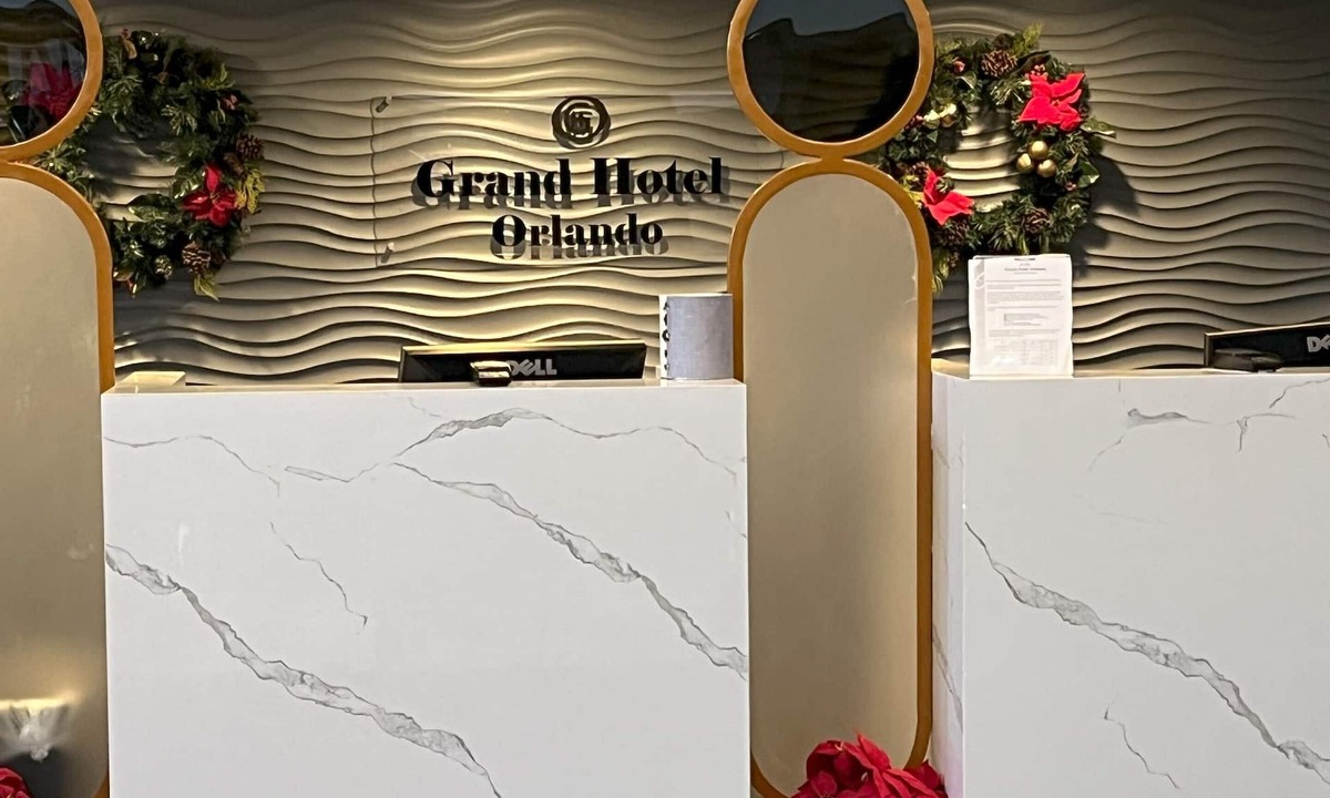 Florida Center Hotel | Grand Hotel Orlando at Universal Blvd - Shuttle to Theme Parks