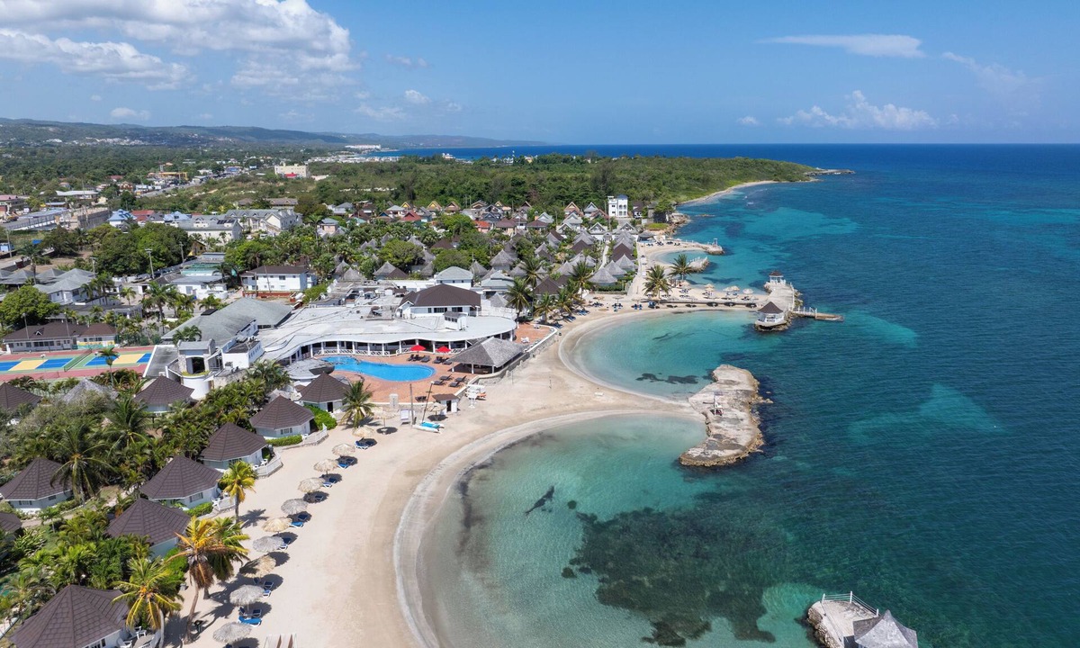 Runaway Bay Hotel | Grand Muthu Runaway Bay