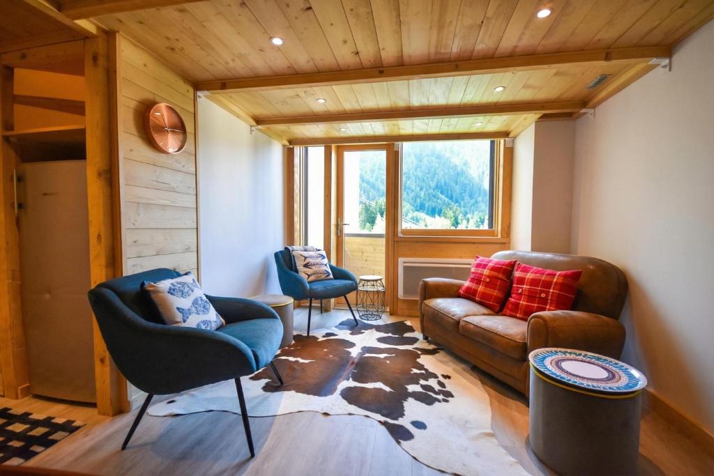 Argentiere Apartment | Grand Roc C308 from Slopes 280m, Parking & WiFi - Happy Rentals