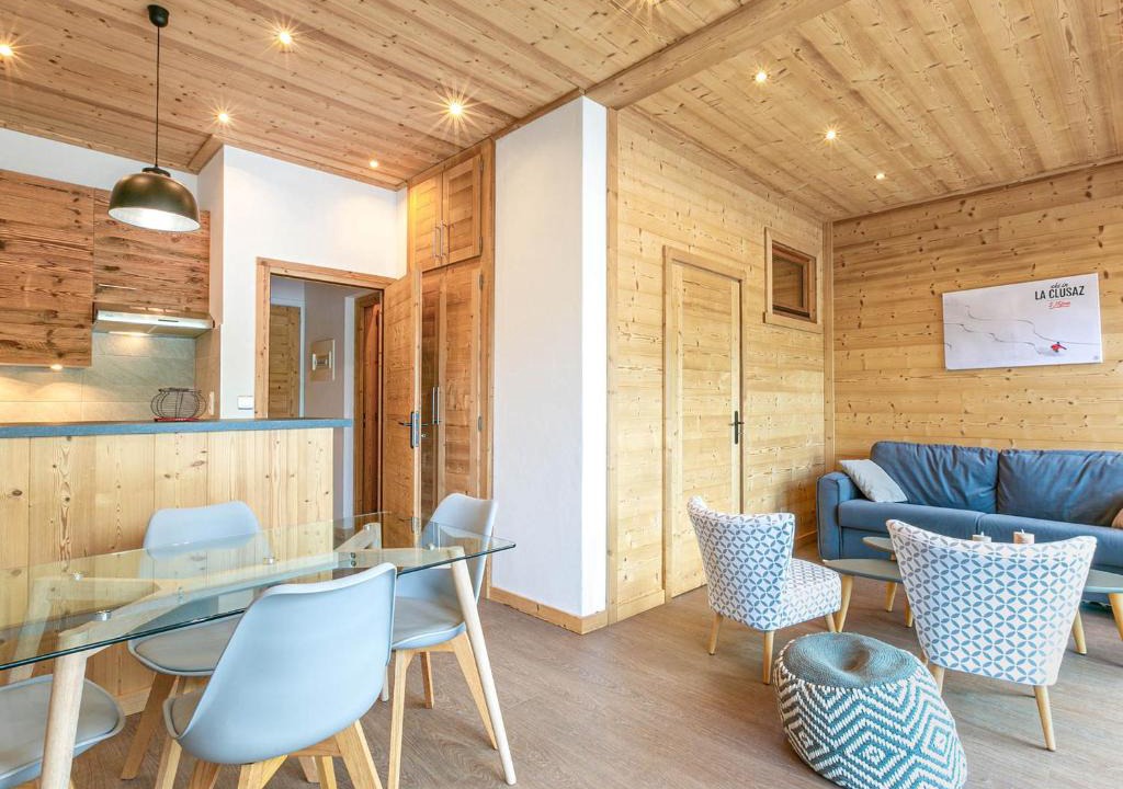 La Clusaz Apartment | Grand Studio cabine, balcon, parking, centre La Clusaz - FR-1-437-85