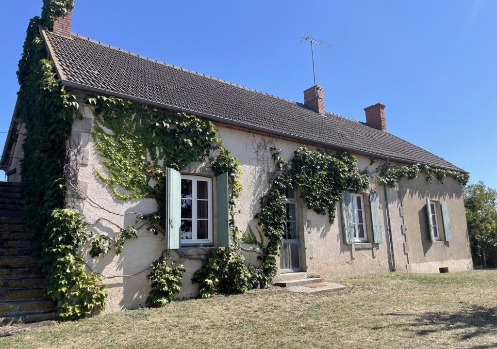 Chappes House | Grande ferme avec piscine privée et animaux acceptés à Chappes - FR-1-489-90