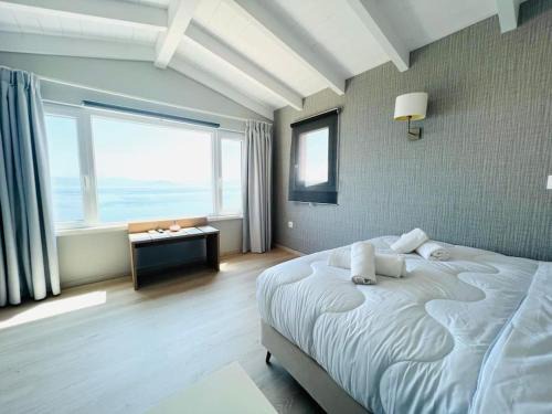 Benitses House | Green Horizon 3 BR House with Sea View