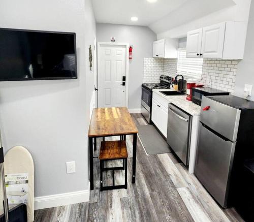 Lakeland Apartment | Green Roof House Studio