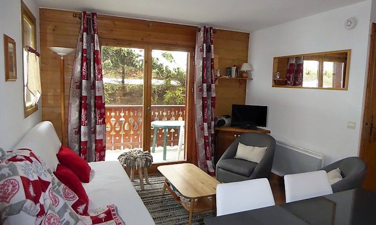 Pralognan-la-Vanoise Apartment | Ground floor 3-room near slopes, up to 6 people