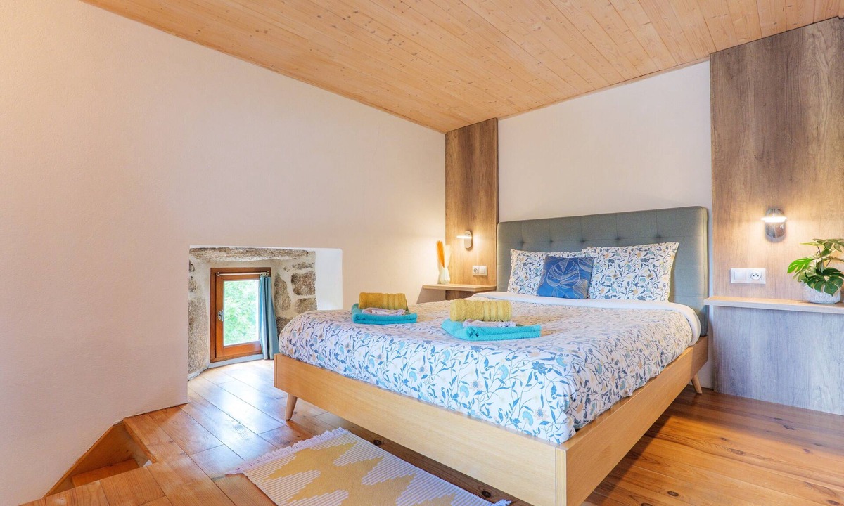 Sablieres Bed & Breakfast | Guest Room “La Gardette” with Mountain View, Shared Pool and Private Terrace