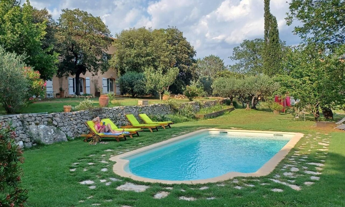 Carces Bed & Breakfast | Guest Room “La Treille” with Shared Pool, Communal Terrace, and Wi-Fi