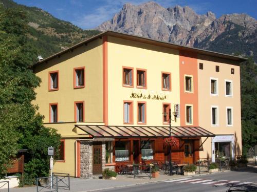 LʼArgentiere-la-Bessee Hotel | Hôtel de la Mairie