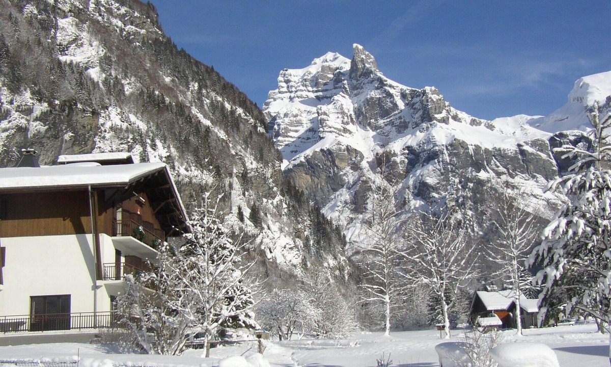 Sixt-Fer-a-Cheval Hotel | Hôtel et Centre de Montagne Le Choucas