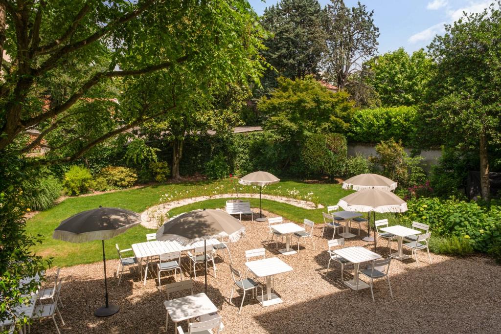 Richard Vitton - Chambovet Hotel | Hôtel Maison Lacassagne Lyon