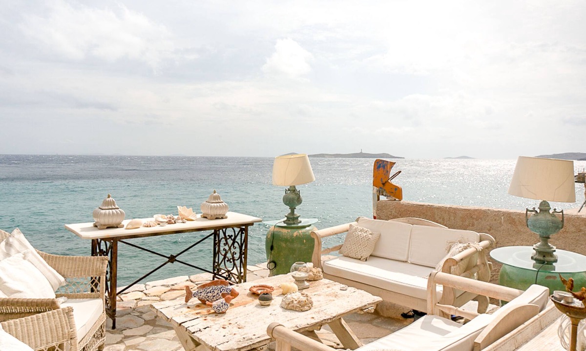 Ermoupoli Villa | Hermes Palazzo on the waterfront by JJ Hospitality