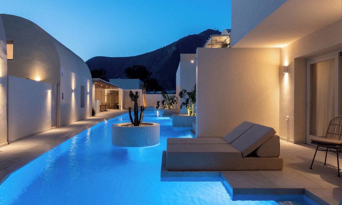 Perissa Hotel | Heyday Luxury Suites