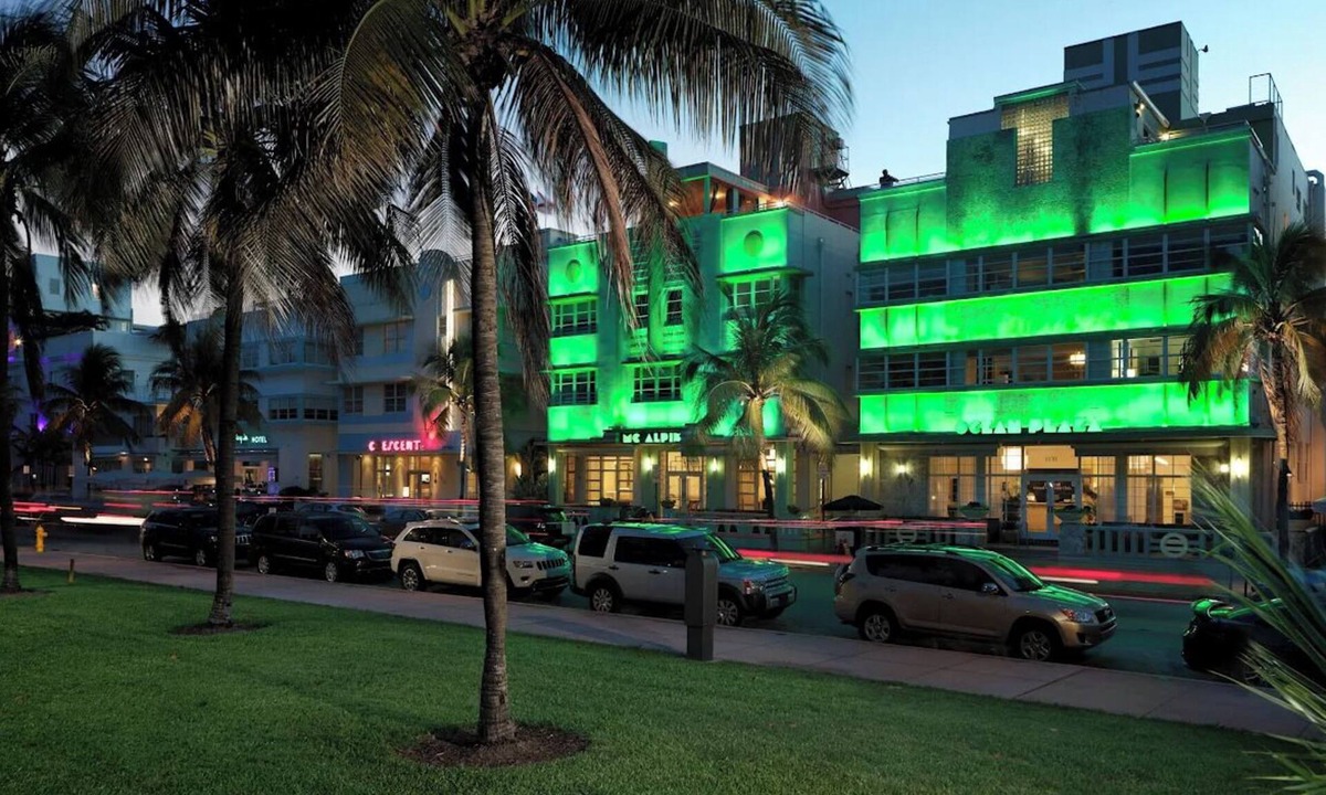 South Beach Resort | Hilton Grand Vacations Club McAlpin Ocean Plaza Miami