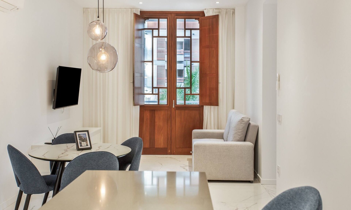 Santa Cruz de Tenerife Apartment | Holiday Apartment '2.1 Two-Bedroom Apartment' with Sea View and Air Conditioning