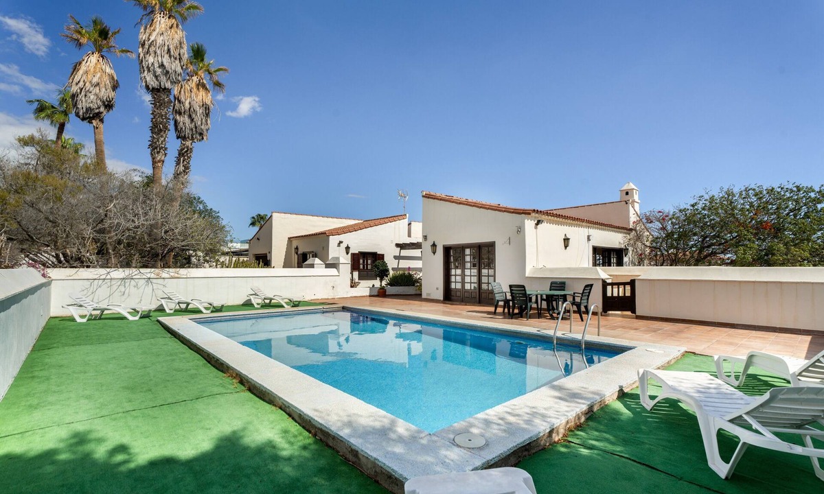 San Miguel de Abona Villa | Holiday Home “3-Bedroom Villa in Golf del Sur”