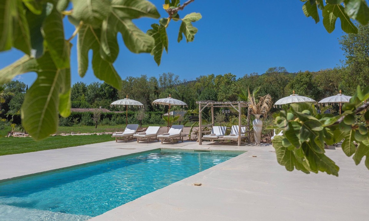 Le Luc House | Holiday Home 'Domaine Montserrat' with Mountain View, Private Pool and Wi-Fi