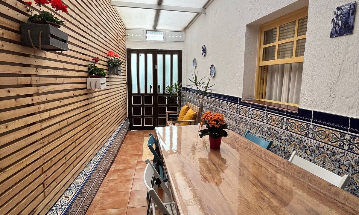La Mancha House | Holiday Home Casa del Molino with Sea & Mountain Views, Wi-Fi, and Terrace