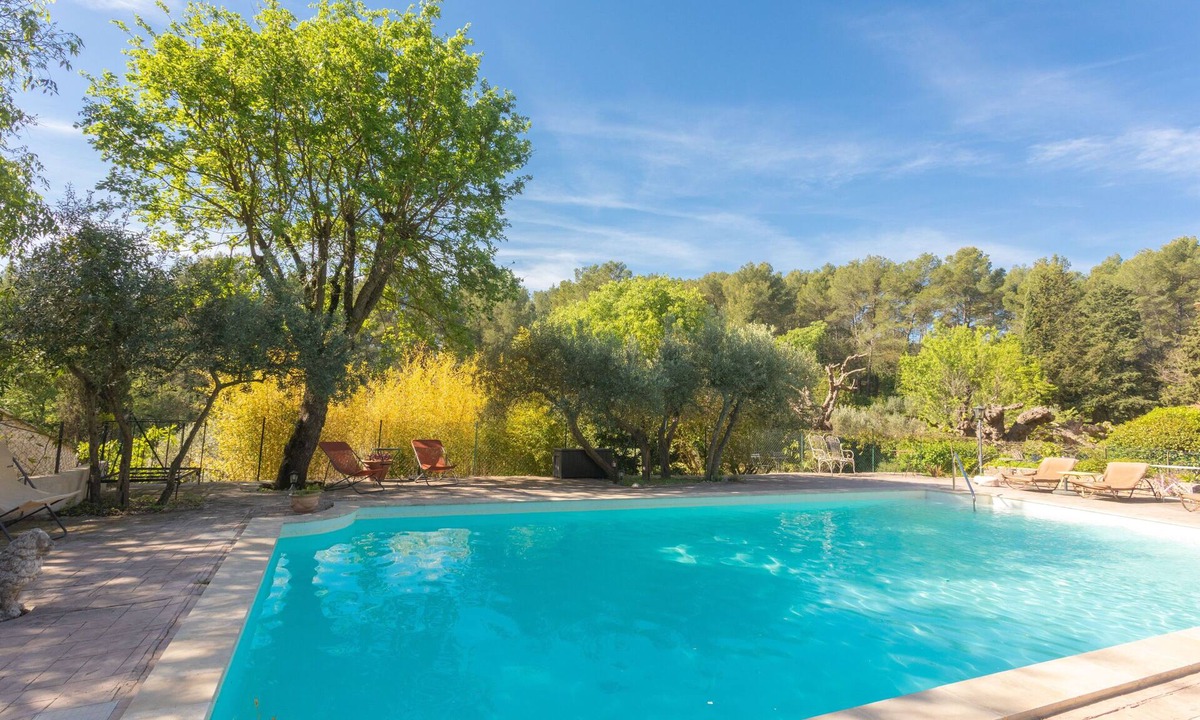 Draguignan House | Holiday Home 'Maison - Les Bergeries De Danielle' with Private Pool, Private Terrace and Wi-Fi