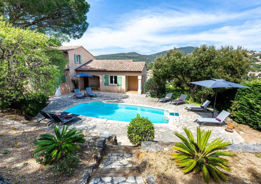 Plage de la Garonnette House | Holiday Home Villa Les 4 B by Interhome