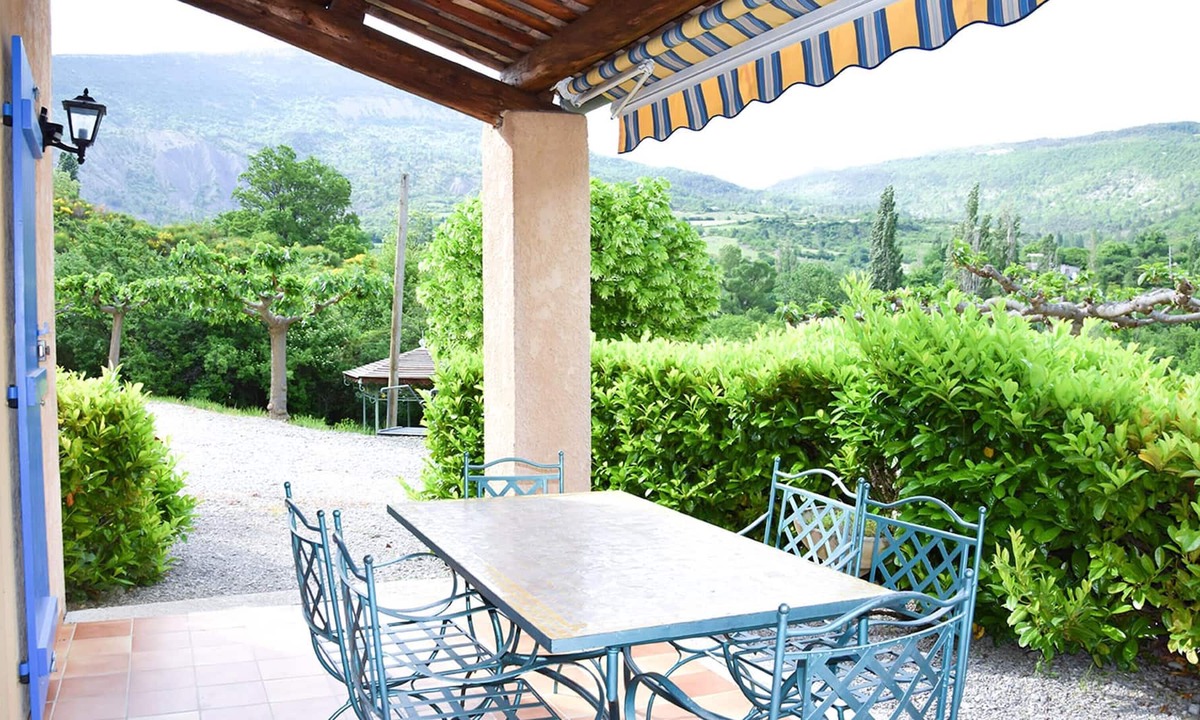 Sias Apartment | Homerez - Amazing apartement for 6 ppl. with shared pool at La Roche-sur-le-Buis