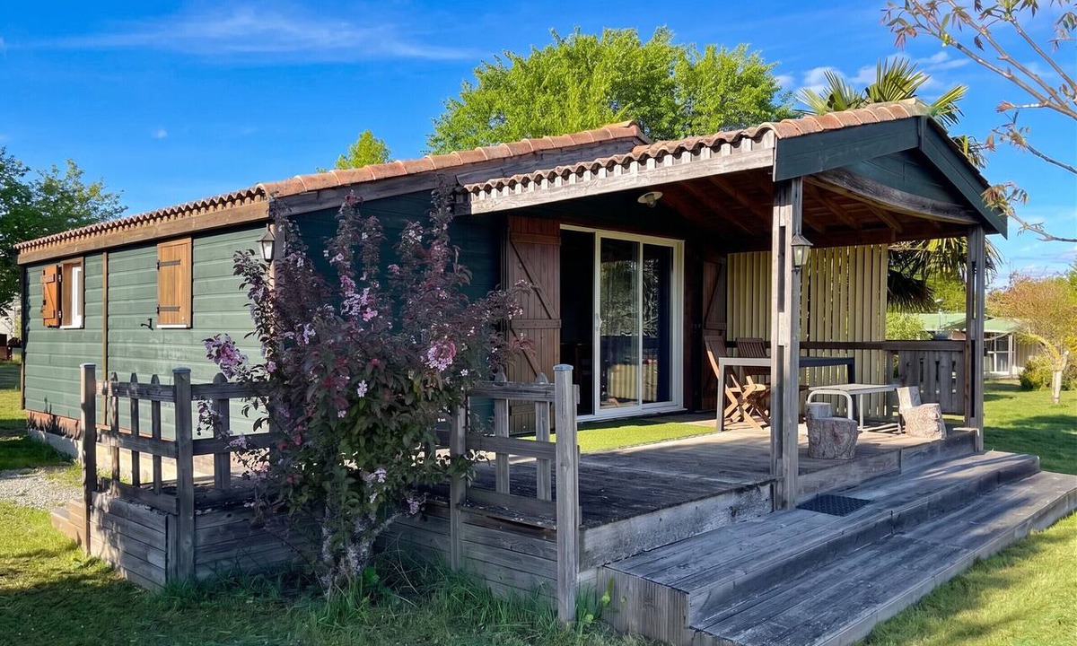 Chazemais Ski Chalet | Homerez - Chalet Chazemais
