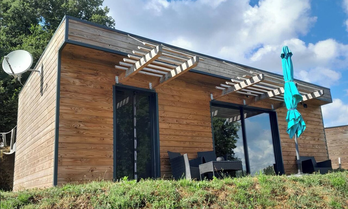Saint-Sylvestre Ski Chalet | Homerez - Chalet in Saint-Sylvestre, Garden & Terrace