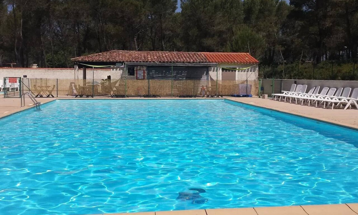 Le Castellet Ski Chalet | Homerez - Chalet in Le Castellet