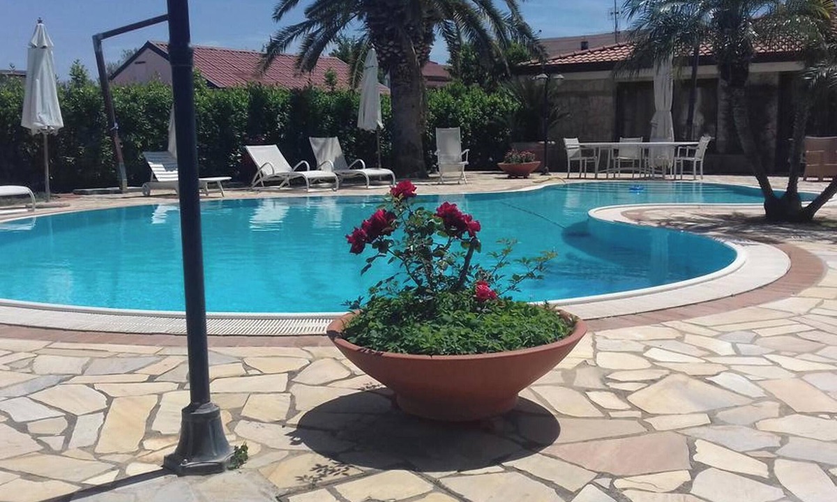 Eboli Apartment | Homerez - Charming apartment with pool in Lago