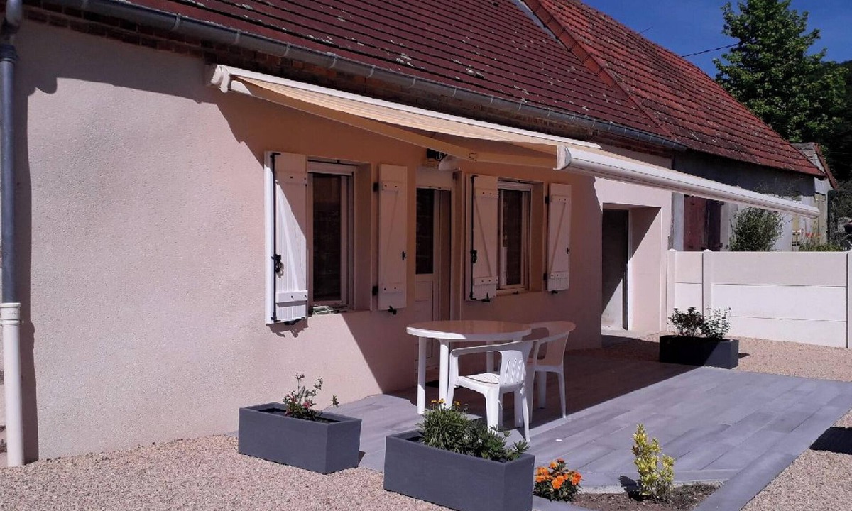 Estivareilles House | Homerez - Charming House with Pool in Estivareilles