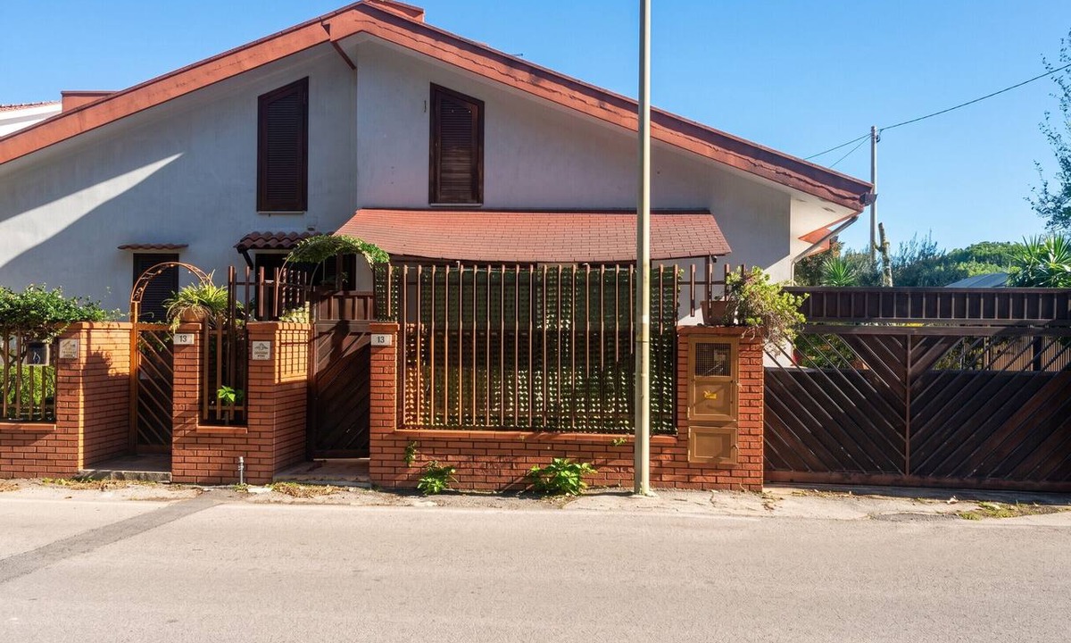 Laura House | Homerez - House in Laura