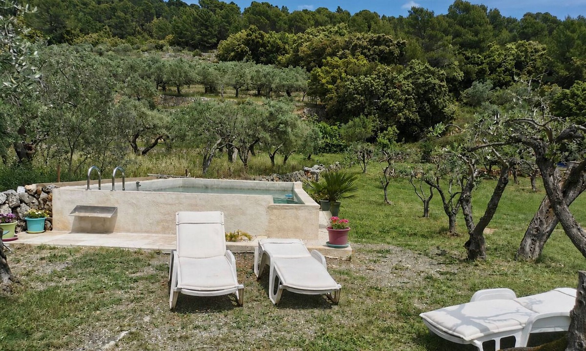 Claviers House | House in the olive groves