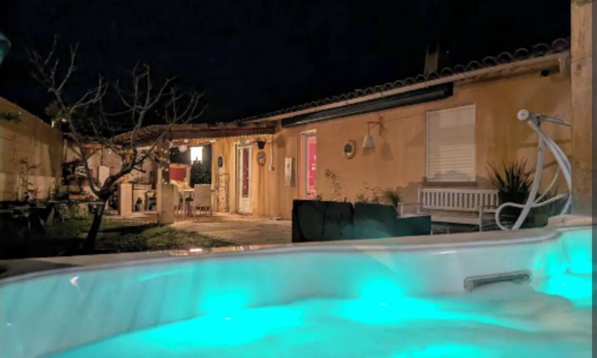 Carnoules House | House with Jacuzzi in the Var. 24km beach